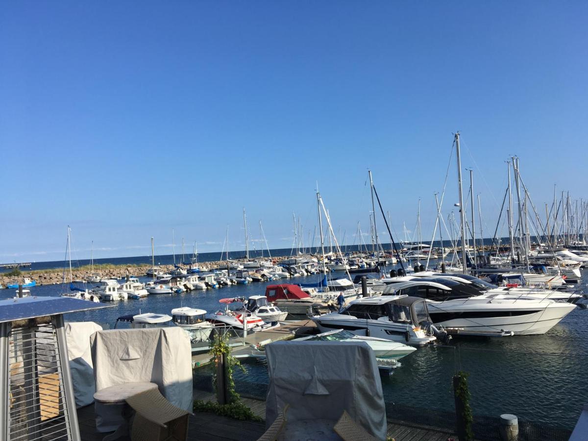 Ostseewind - In Der Strandstrasse-Fuehrt Zur Seebruecke Kuehlungsborn Luaran gambar