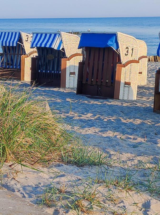 Ostseewind - In Der Strandstrasse-Fuehrt Zur Seebruecke Kuehlungsborn Luaran gambar