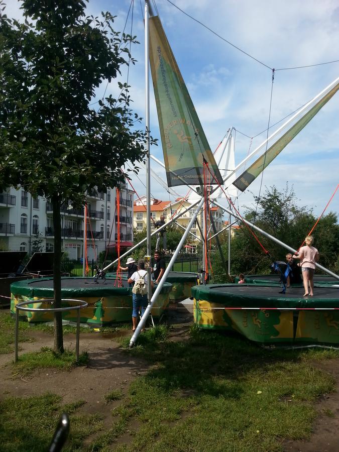 Ostseewind - In Der Strandstrasse-Fuehrt Zur Seebruecke Kuehlungsborn Luaran gambar